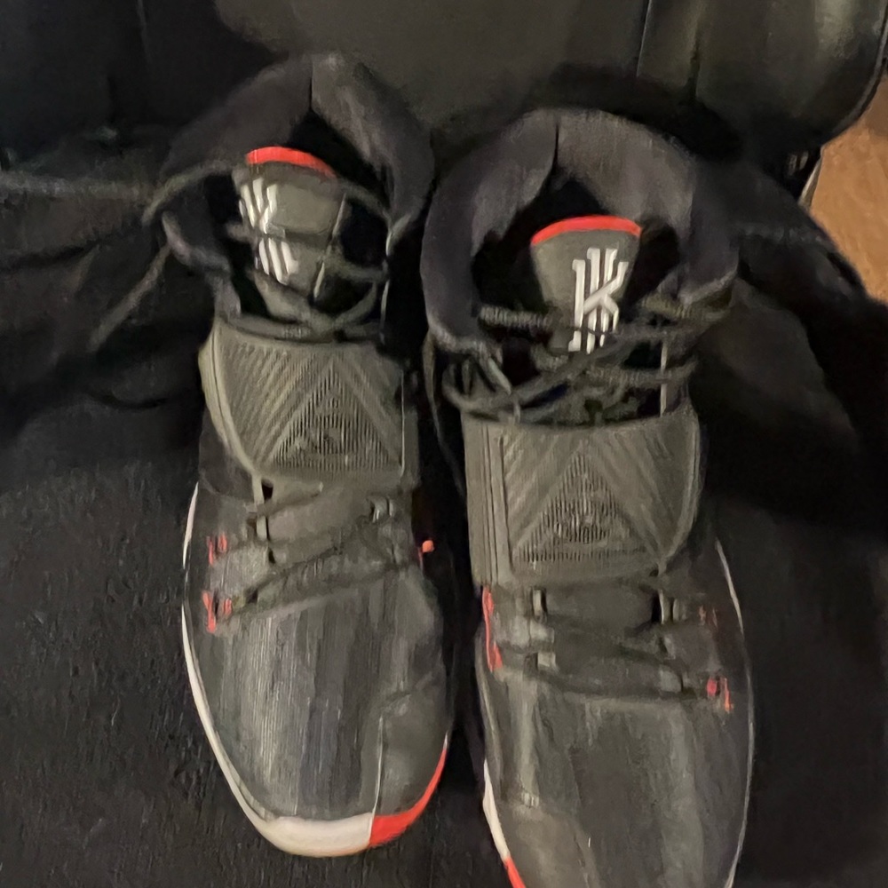Nike men’s kyrie 6 BRED